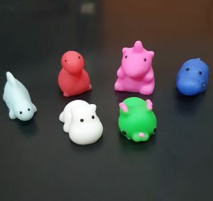 בובות חיות מעיכה-הפתעות ליום הולדת-במבי הפתעות